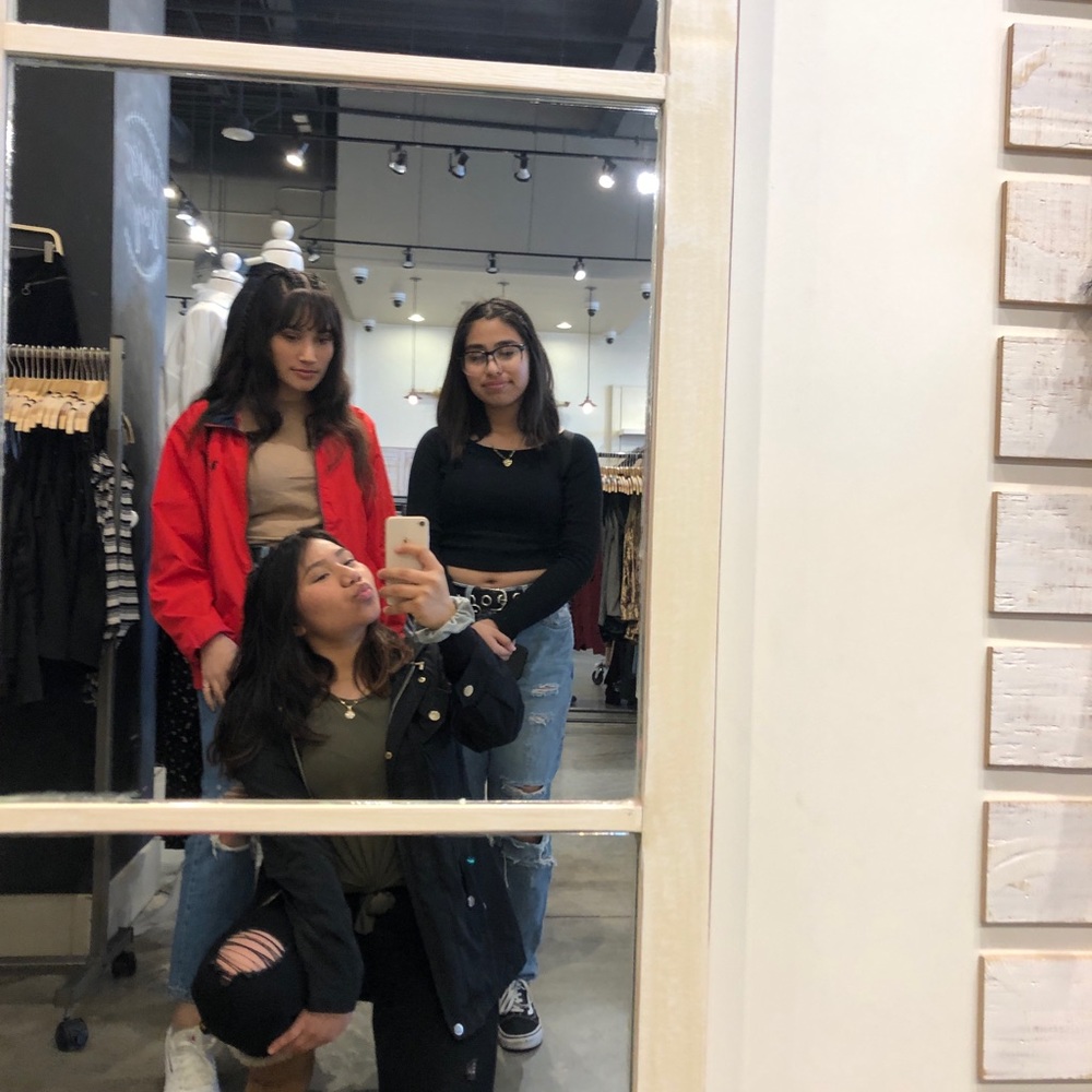 Meet your Posher, Ashley 😁